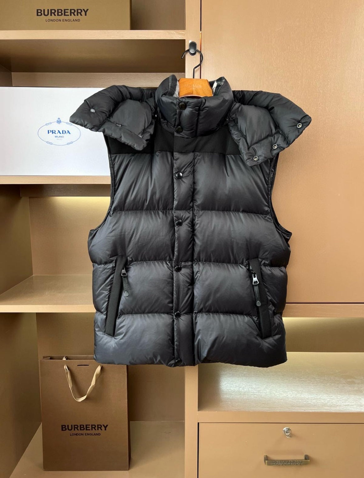 Burberry Detachable-Sleeve Puffer Jacket